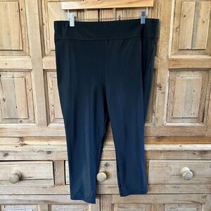Torrid 2 Black Leggings 2X Cropped Athletic Active High-Rise Capri Swim Leggings